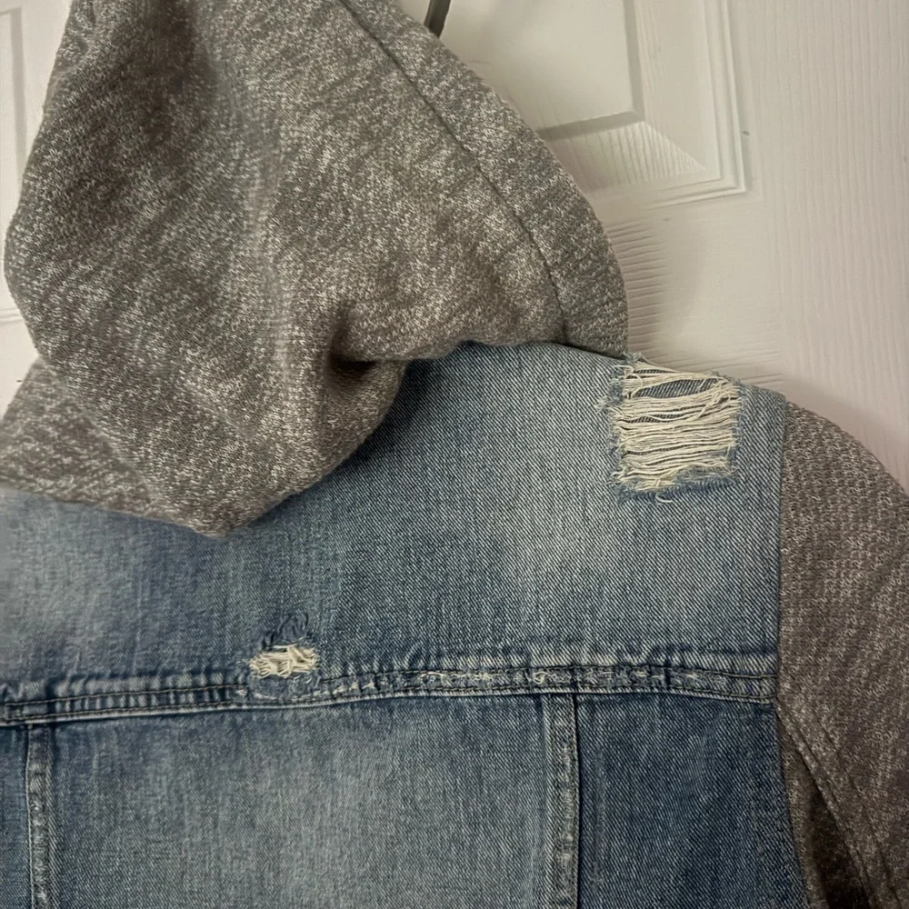 FREE PEOPLE Denim Jacket with Gray Knit Hooded Sleeves S - Picture 4 of 10